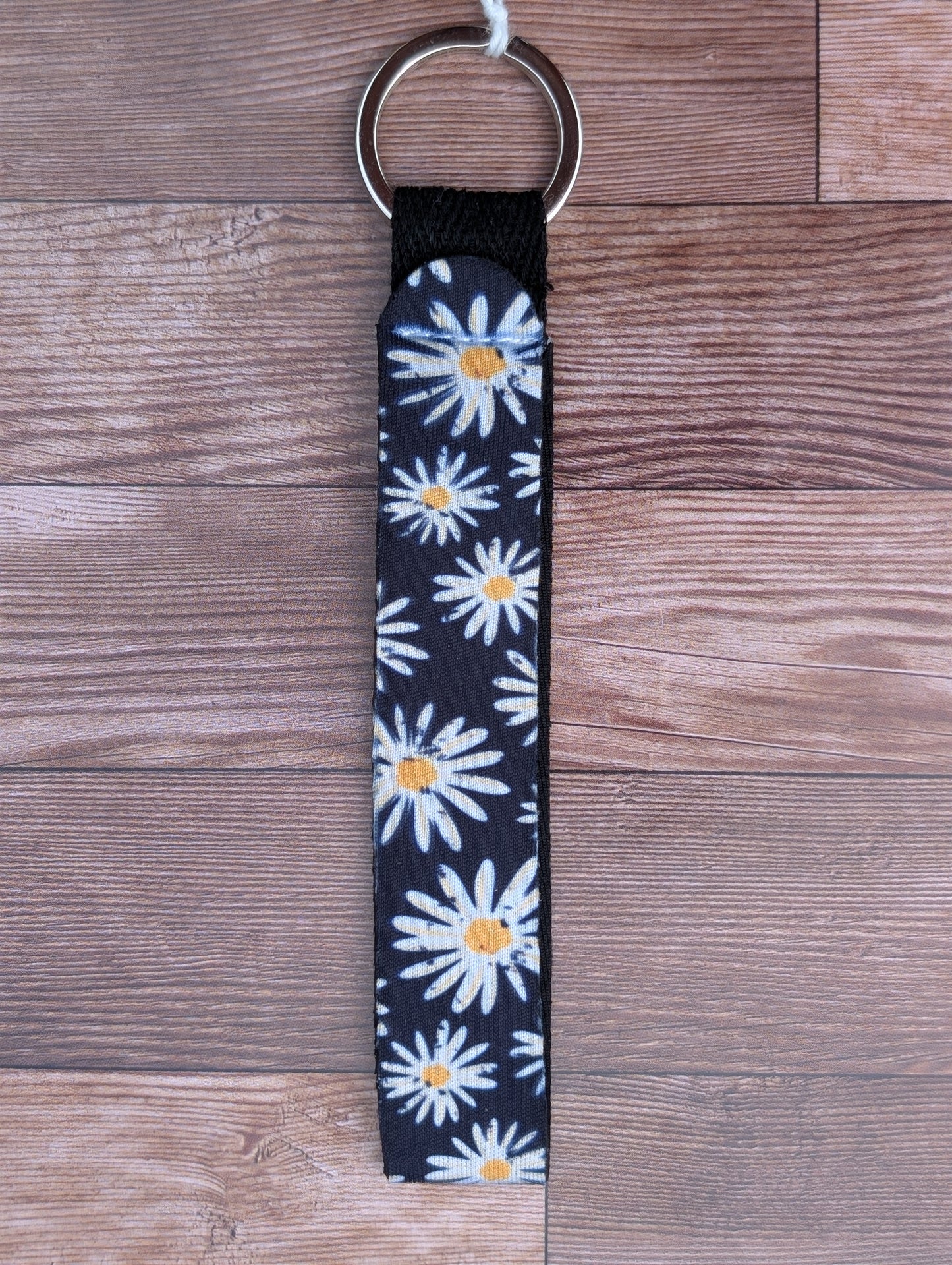 Daisy wristlet